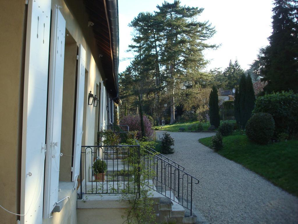 Les Communs Du Manoir Apartment Ecully Room photo